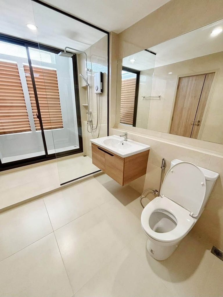 For Rent: 3.5-Story Townhome at Shizen Pattanakarn 32, Corner Unit, New House with 3 Bedrooms - photo 13