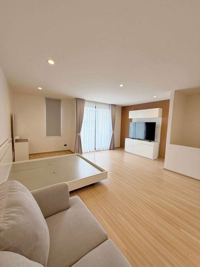 For Rent: 3.5-Story Townhome at Shizen Pattanakarn 32, Corner Unit, New House with 3 Bedrooms - photo 9