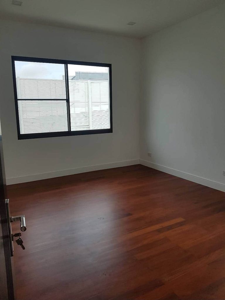 Ultimate Class Luxury Mansion in the Heart of Rattanathibet, Lada Wan Project, Rattanathibet, Next to MRT Bang Rak Noi–Tha It - photo 4