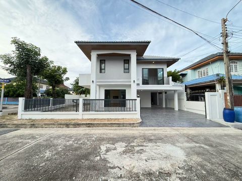 For Sale: Newly Renovated Corner Single House, Soi Tha It, Near MRT, Near Fresh Market, Convenient Transportation, Manee Rin Rattanathibet Project - 1