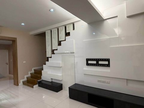 ปล่อยเช่า/ขาย Townhome Luxury 3.5 ชั้น โครงการ Blesstown Sukhumvit 50 - 2