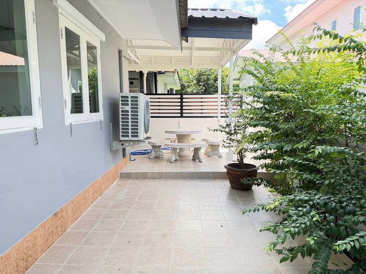 Fully renovated house with new furniture, new SPC flooring throughout, ready to move in with built-in features. Location next to Robinson Suvarnabhumi, Paseo, HomePro, Index, Suvarnabhumi Airport. - photo 24