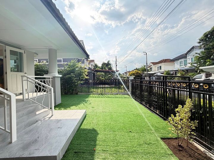 Fully renovated house with new furniture, new SPC flooring throughout, ready to move in with built-in features. Location next to Robinson Suvarnabhumi, Paseo, HomePro, Index, Suvarnabhumi Airport. - photo 26