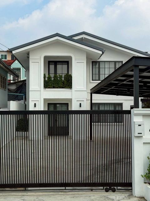 บ้านเดี่ยวรีโนเวทใหม่สไตล์มินิมอล ทำเลศักยภาพที่ตอบโจทย์ทุกการเดินทาง - 1