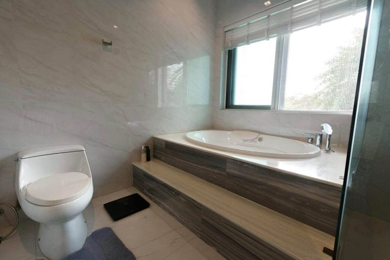 คฤหาสน์หรูริมบึงระบบไฟฟ้าลงดิน Villa Nakarin ประเวศ - รูปที่ 15