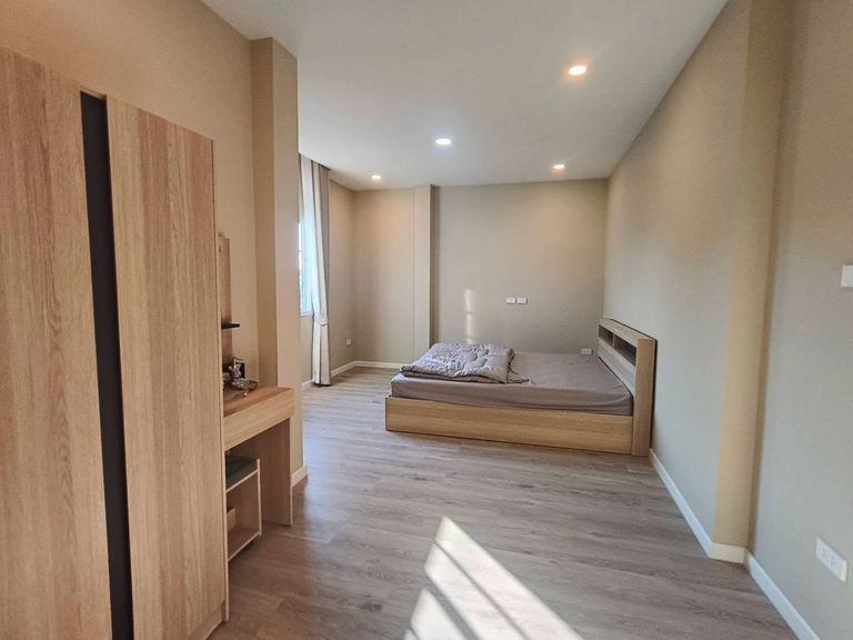 บ้านแฝดสองชั้น ดีไซน์สวย หลังใหญ่ พื้นที่เยอะ บรรยากาศดี "โครงการดวงตะวันวิลล์" - รูปที่ 2
