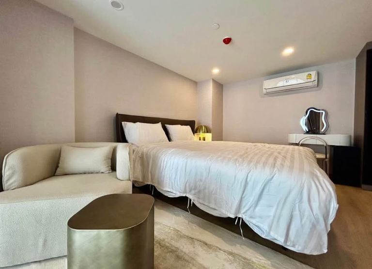 Life Rama4-Asoke: Duplex 2 bedrooms - photo 12