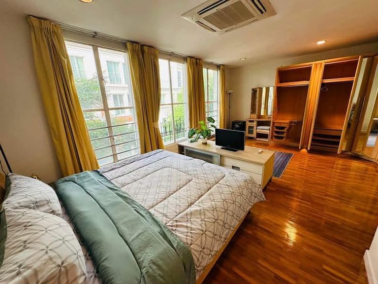 FOR RENT Townhouse Moo Bann Klang Krung Thonglor, Sukhumvit 55 - photo 4