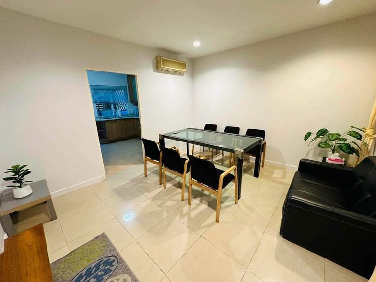 FOR RENT Townhouse Moo Bann Klang Krung Thonglor, Sukhumvit 55 - photo 12