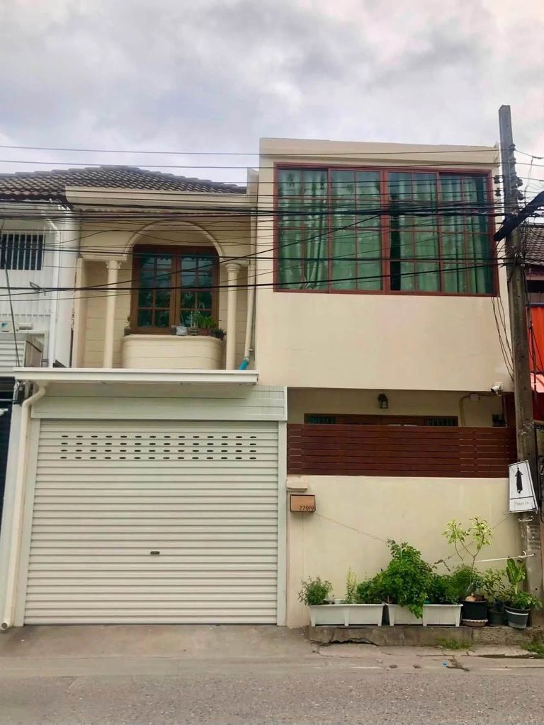 For Sale/Rent: Yu Charoen Village, Ratchada 18, Huai Khwang - photo 1