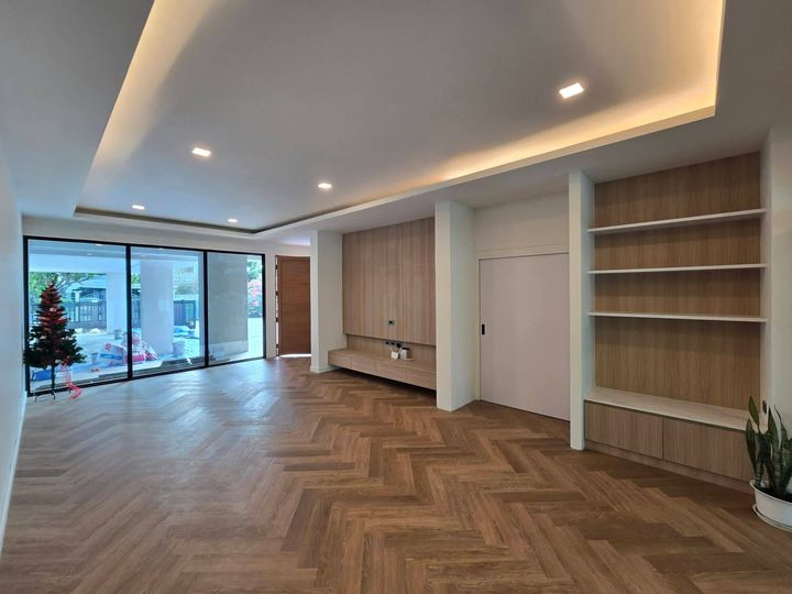 Renovated Detached House + Fully Extended Near Rangsit University, Parking for 8-9 Cars, Has an Office Room in Front - photo 17