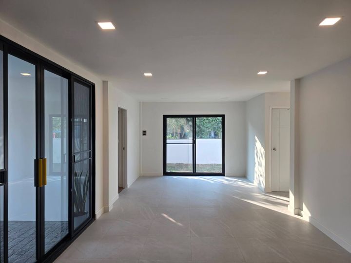 Renovated Detached House + Fully Extended Near Rangsit University, Parking for 8-9 Cars, Has an Office Room in Front - photo 20