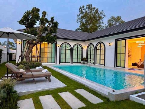 Luxury New Single-Storey Home in Modern Classic Style with Private Pool, Bang Lamung, Chonburi - 2