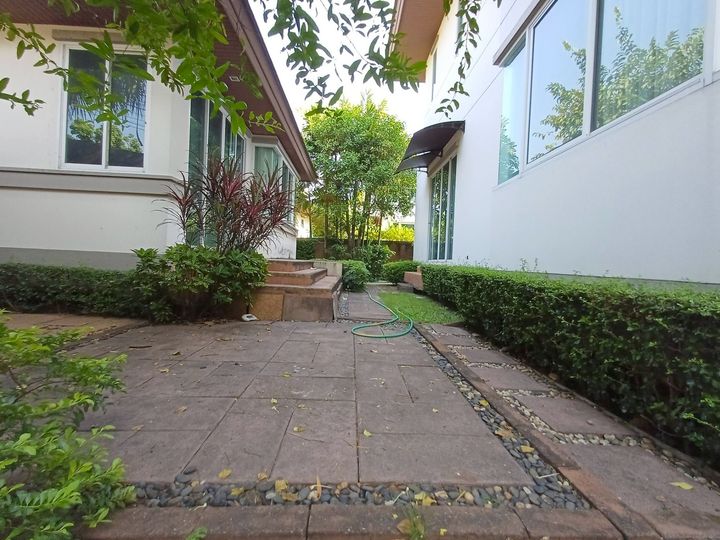 Large Corner Single House 112 sqw with Good Functionality: 5 Bedrooms, 4 Bathrooms, 4 Parking Spaces, Maid's Room, Separate Guest House with Attached Bathroom - photo 4