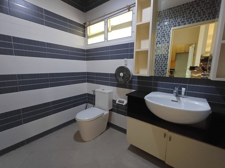 Large Corner Single House 112 sqw with Good Functionality: 5 Bedrooms, 4 Bathrooms, 4 Parking Spaces, Maid's Room, Separate Guest House with Attached Bathroom - photo 17