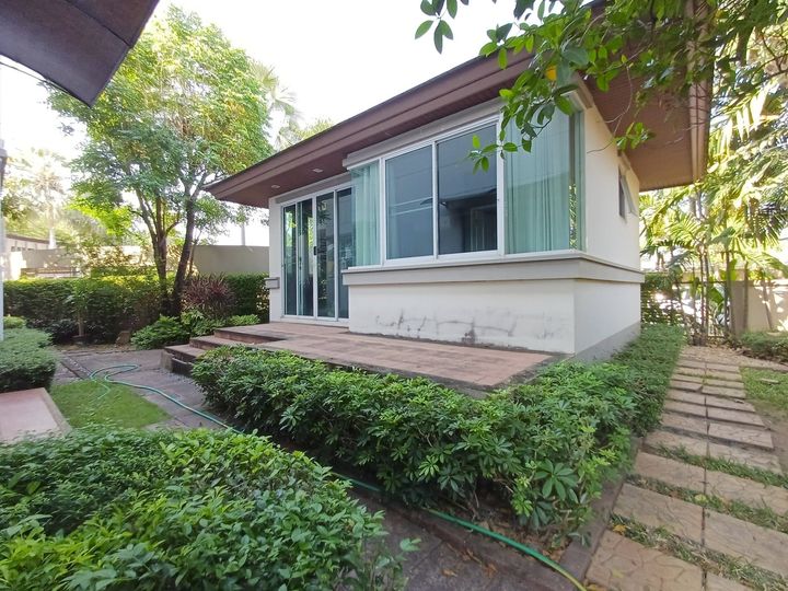Large Corner Single House 112 sqw with Good Functionality: 5 Bedrooms, 4 Bathrooms, 4 Parking Spaces, Maid's Room, Separate Guest House with Attached Bathroom - photo 20
