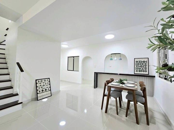 This house has leftover money in the hundreds of thousands. Corner townhouse, 2 stories, newly renovated, beautifully decorated, ready to move in. Price 1.99 million. - photo 4