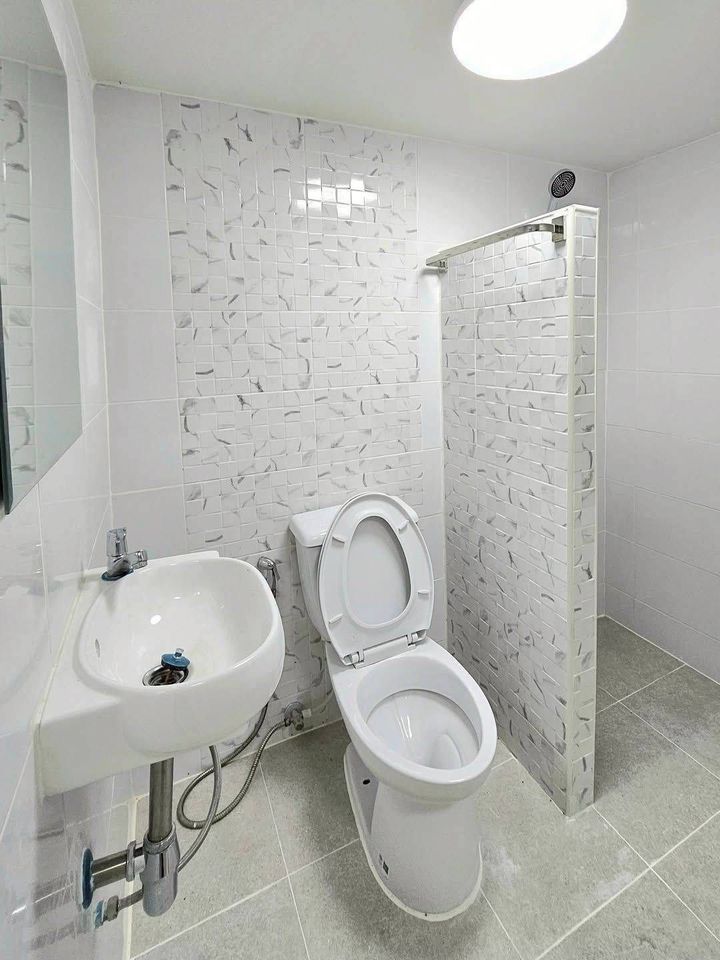 This house has leftover money in the hundreds of thousands. Corner townhouse, 2 stories, newly renovated, beautifully decorated, ready to move in. Price 1.99 million. - photo 7