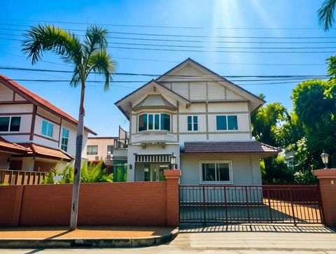 For Sale: Large Detached House at Laddarom Ratchaphruek-Rattanathibet - 1