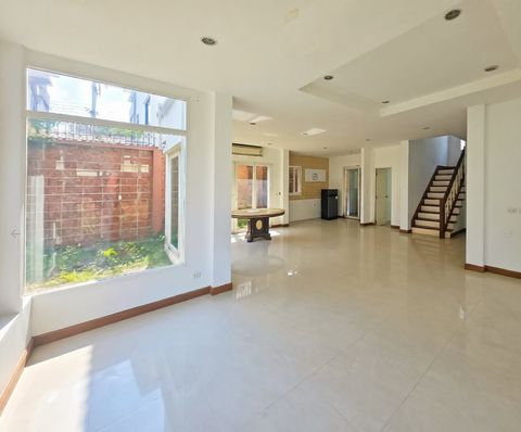 For Sale: Large Detached House at Laddarom Ratchaphruek-Rattanathibet - 4