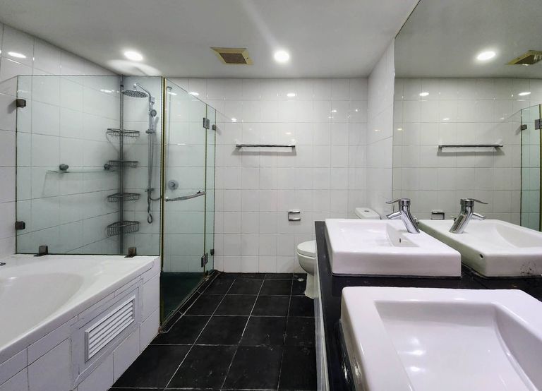 PENTHOUSE FOR SALE / Somkid Gardens Condominium - photo 8