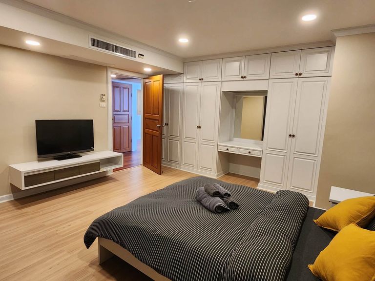 PENTHOUSE FOR SALE / Somkid Gardens Condominium - photo 9