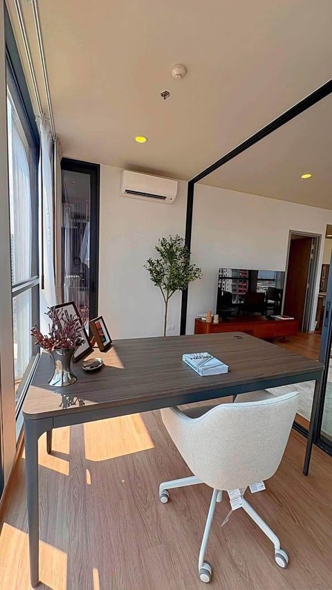 Spacious 2-Bedroom Residence with Private Glass Study @ The Issara Sathorn - 2