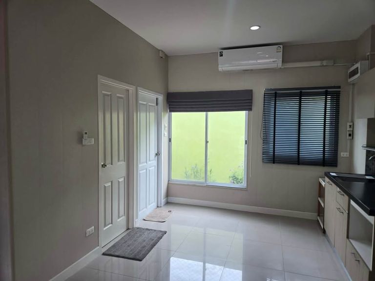 For Rent: Corner Townhome, Nalin Avenue 2 Project, Ramkhamhaeng 144 - photo 12