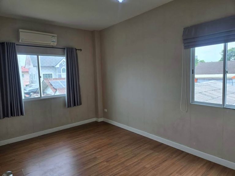 For Rent: Corner Townhome, Nalin Avenue 2 Project, Ramkhamhaeng 144 - photo 4