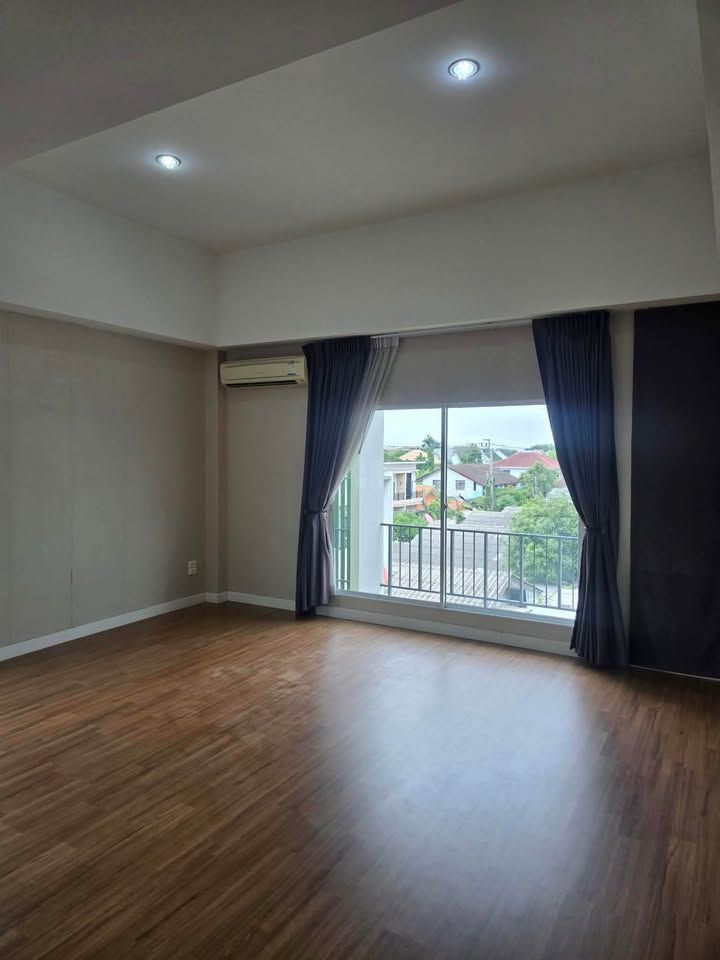 For Rent: Corner Townhome, Nalin Avenue 2 Project, Ramkhamhaeng 144 - photo 10
