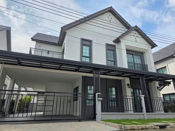 บ้านหรู Centro บางนา พร้อมบ่อปลาคาร์ฟ + โซลาร์เซลล์ ครบจบในหลังเดียว! - รูปที่ 1