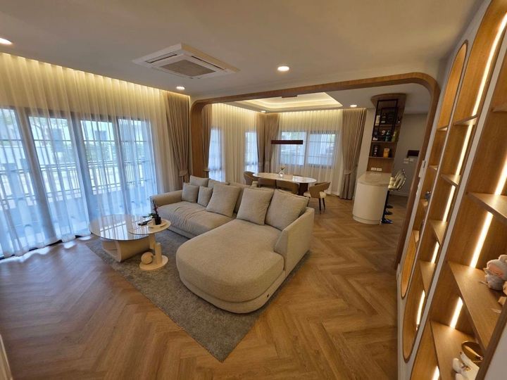บ้านหรู Centro บางนา พร้อมบ่อปลาคาร์ฟ + โซลาร์เซลล์ ครบจบในหลังเดียว! - รูปที่ 9
