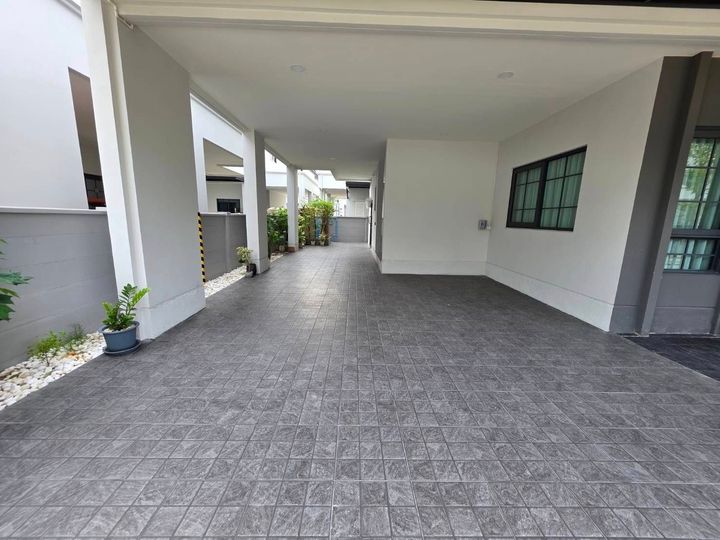 บ้านหรู Centro บางนา พร้อมบ่อปลาคาร์ฟ + โซลาร์เซลล์ ครบจบในหลังเดียว! - รูปที่ 2