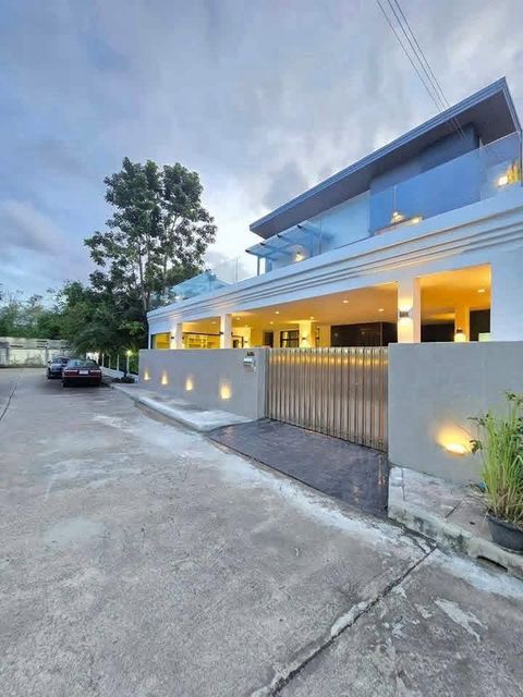 บ้านเดี่ยวหรูสไตล์โมเดิร์นนอร์ดิก ใหญ่ อลังการ ทำเลติดถนนใหญ่! หมู่บ้านเปี่ยมสุข 1 (ซอยบ้านกล้วย-ไทรน้อย) - 3
