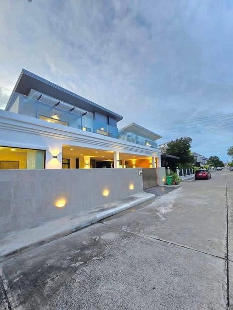 บ้านเดี่ยวหรูสไตล์โมเดิร์นนอร์ดิก ใหญ่ อลังการ ทำเลติดถนนใหญ่! หมู่บ้านเปี่ยมสุข 1 (ซอยบ้านกล้วย-ไทรน้อย) - 2