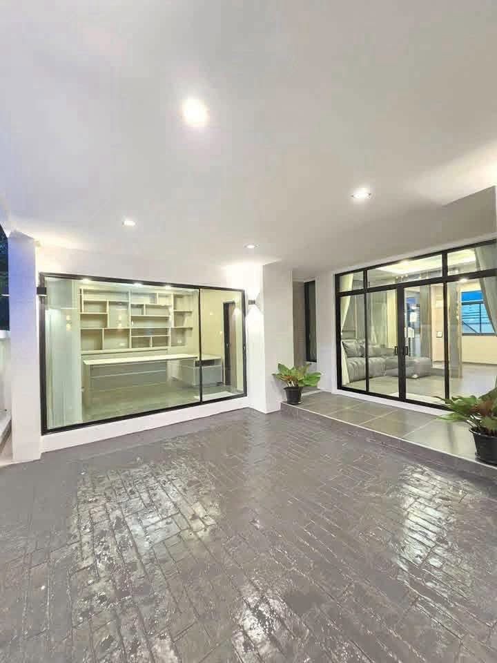 Luxury Nordic Style Detached House, Spacious and Impressive, Located on a Main Road! Piamsuk Village 1 (Soi Baan Kluai - Sai Noi) - photo 5
