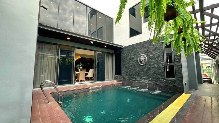 Luxury 3-Story Detached House 97 sq.wah with Elevator and Private Swimming Pool 473 sqm in the Heart of Inthamara 28–Ratchadapisek, Central City Location - photo 19