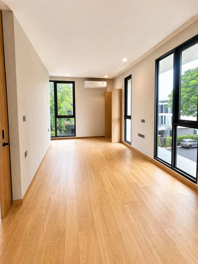 For rent: Unfurnished house at The Urban Reserve, a 3-story Super Luxury single house next to the parallel road of the motorway heading into the city (Pattanakarn 53) - photo 8