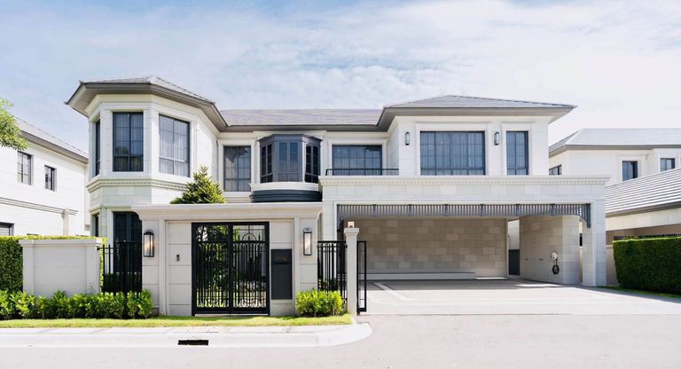 Luxury Detached House Near Clubhouse Narasiri Krungthep Kreetha, Function Adjustable to Lifestyle - photo 1