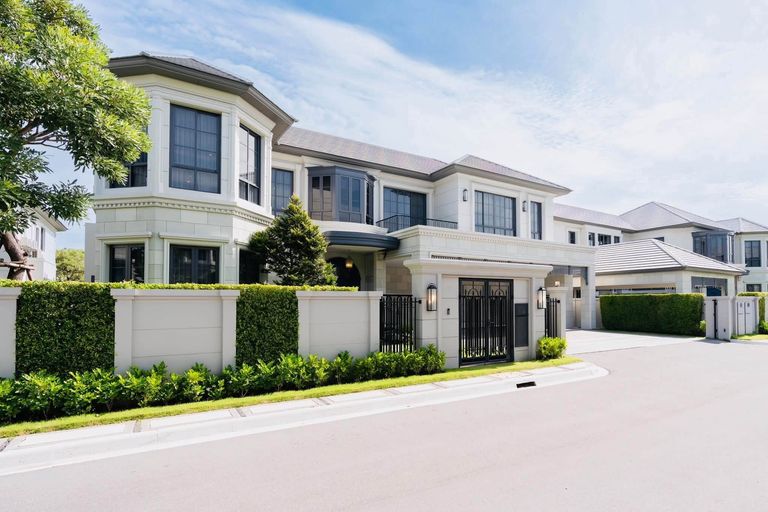 Luxury Detached House Near Clubhouse Narasiri Krungthep Kreetha, Function Adjustable to Lifestyle - photo 5