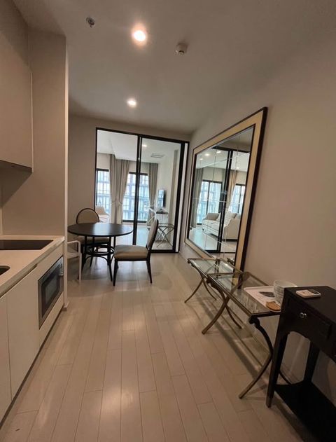 Noble Phloenchit (BTS Phloenchit) Building A - 1