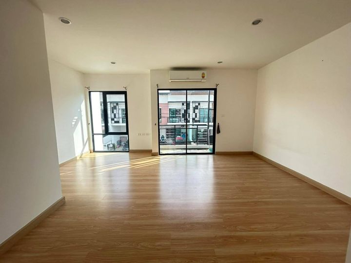 หมู่บ้าน iField Bangna (ไอฟิลด์ บางนา) บ้านทาวน์โฮม 2 ชั้น - รูปที่ 8
