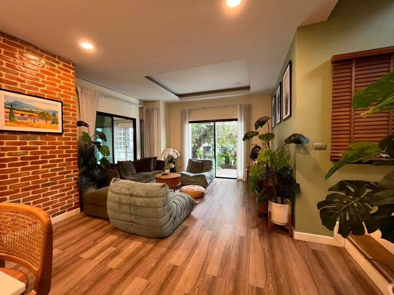 For Sale: Vintage Minimalist Single House in Si Racha-Bang Phra - photo 7