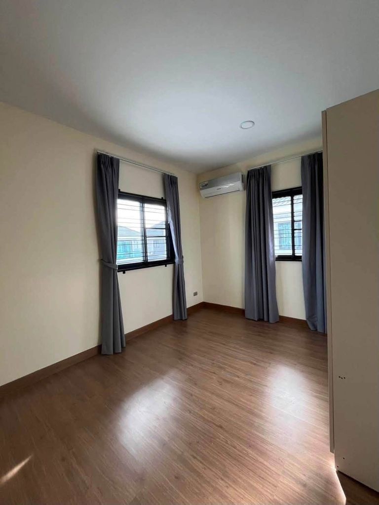 For Sale: Vintage Minimalist Single House in Si Racha-Bang Phra - photo 16