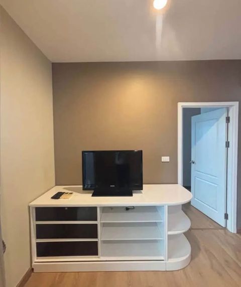 Hive Sathorn BTS Krung Thon Buri big 1 bed 49 sqm 18,000/month