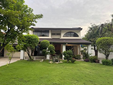 A pet-friendly detached house for lease in Panya Village, Pattanakarn 30. - 1