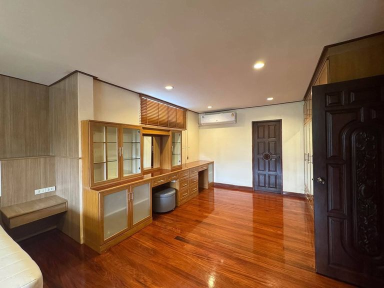 A pet-friendly detached house for lease in Panya Village, Pattanakarn 30. - photo 15