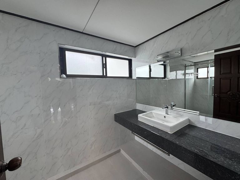 A pet-friendly detached house for lease in Panya Village, Pattanakarn 30. - photo 6
