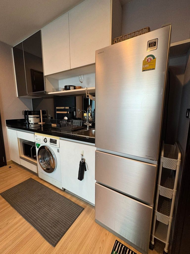 For Rent: Skywalk Residences Sukhumvit 69 Corner Unit on 31st Floor Next to BTS Phra Khanong - photo 4