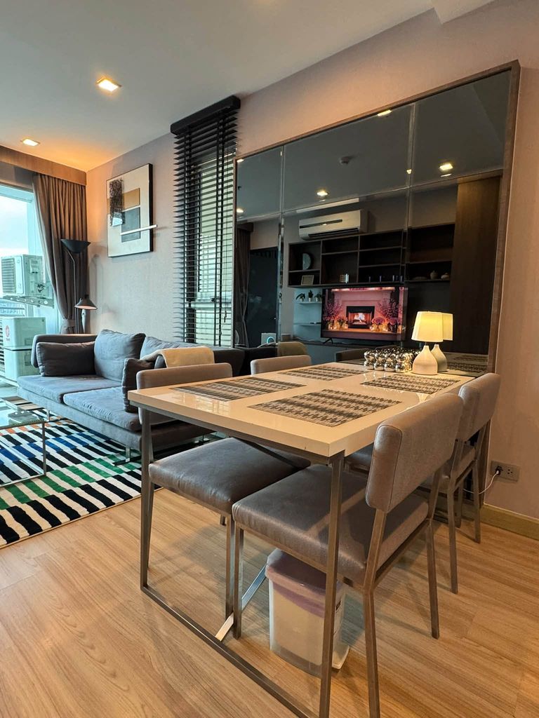 For Rent: Skywalk Residences Sukhumvit 69 Corner Unit on 31st Floor Next to BTS Phra Khanong - photo 5